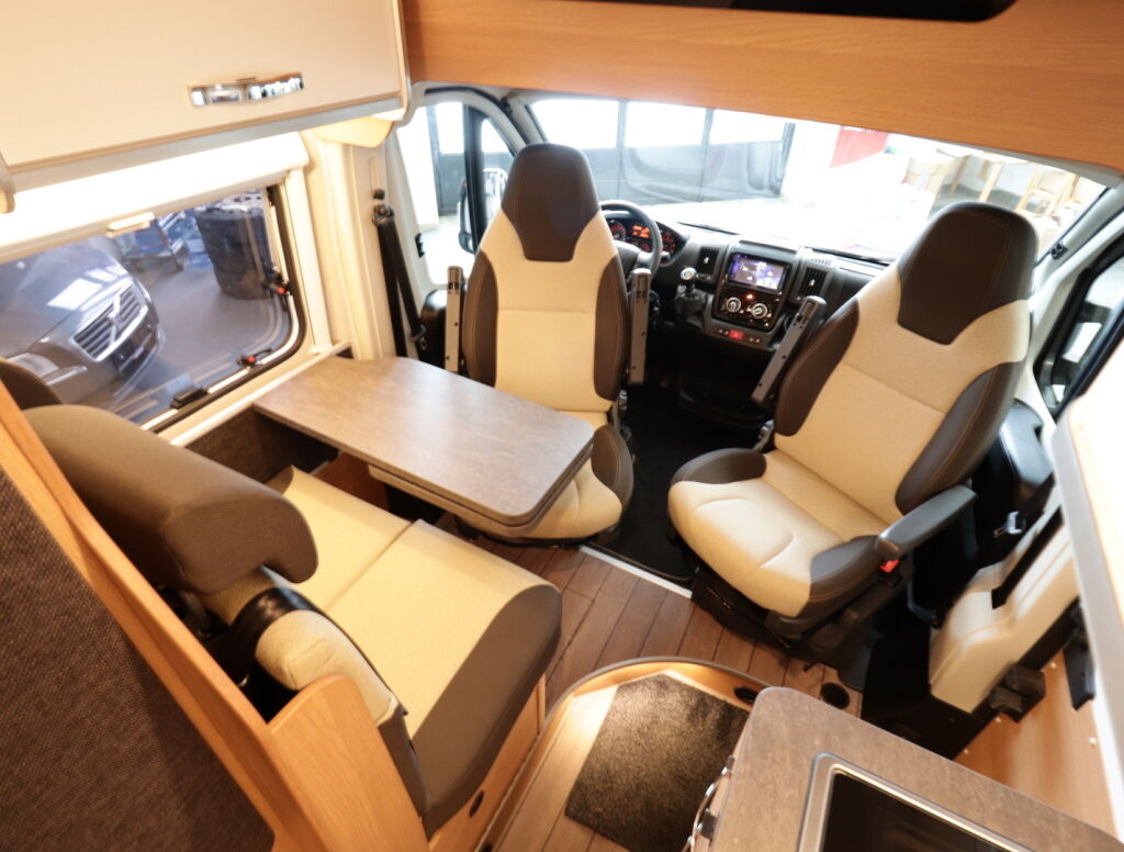 Weinsberg CaraBus 600 2020 Valkoinen