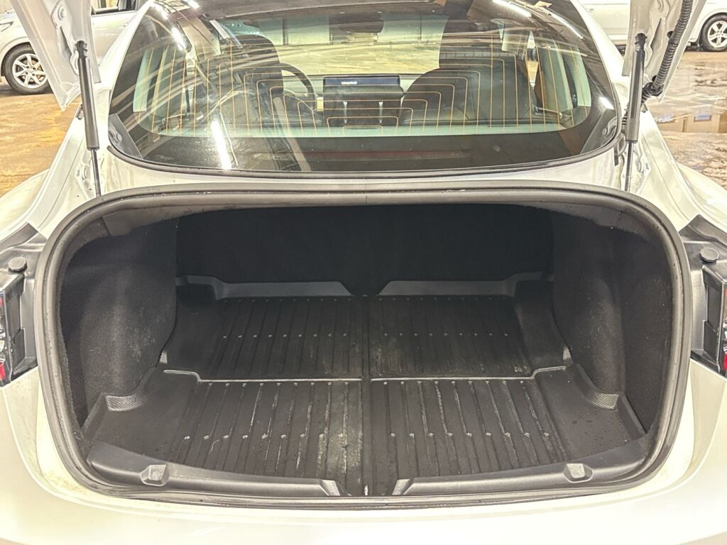 Tesla Model 3 2020 Valkoinen