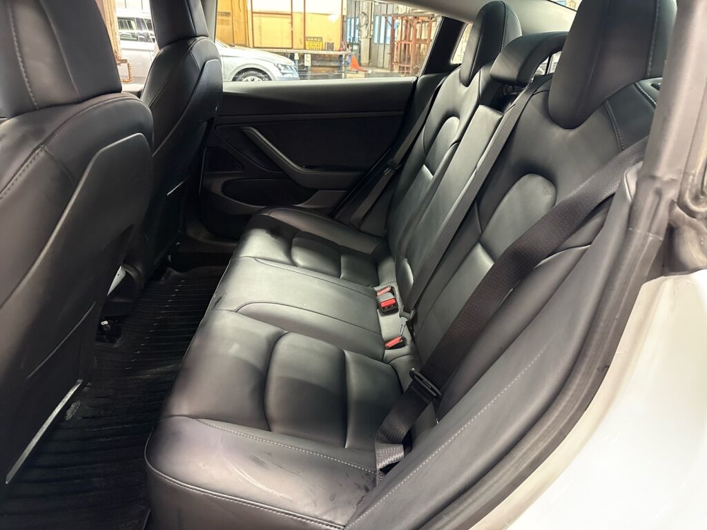 Tesla Model 3 2020 Valkoinen