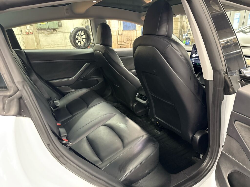 Tesla Model 3 2020 Valkoinen