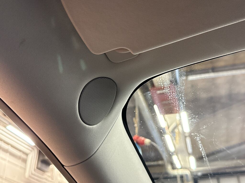 Tesla Model 3 2020 Valkoinen