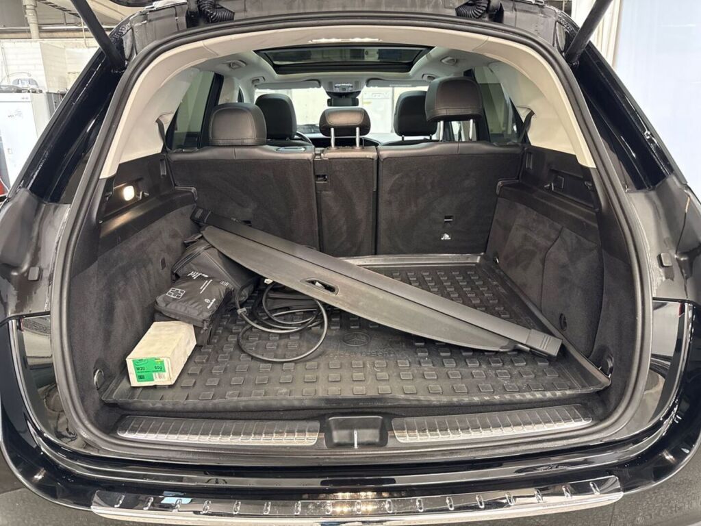 Mercedes-Benz GLE 2021 Musta