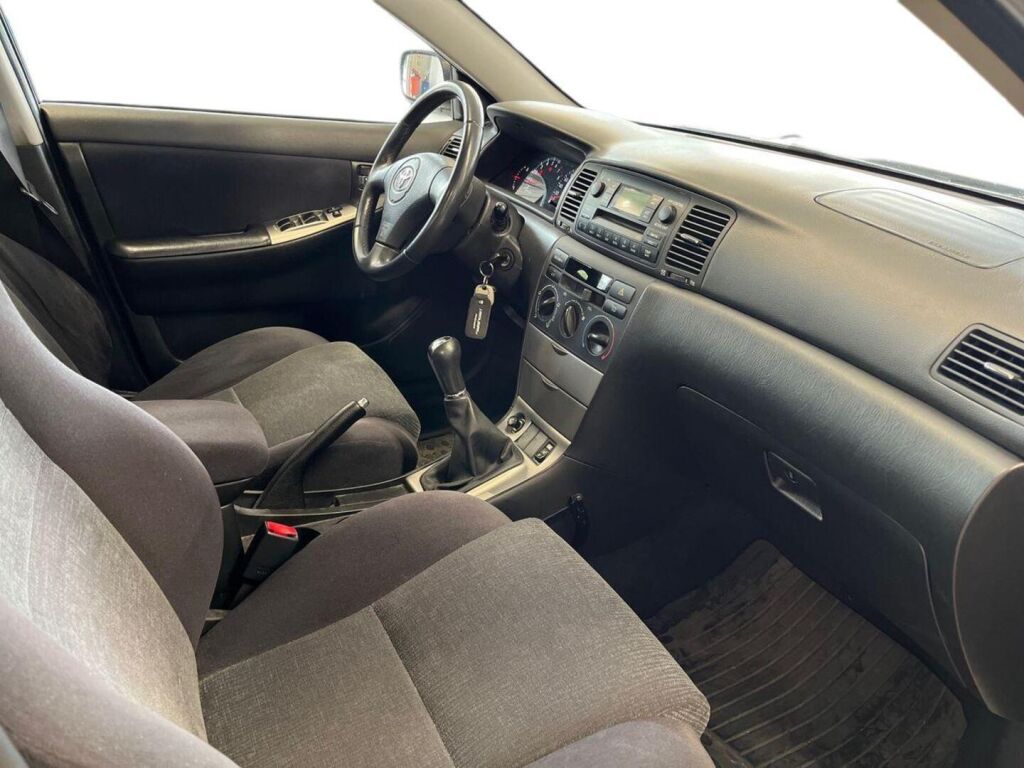 Toyota Corolla 2002 Harmaa
