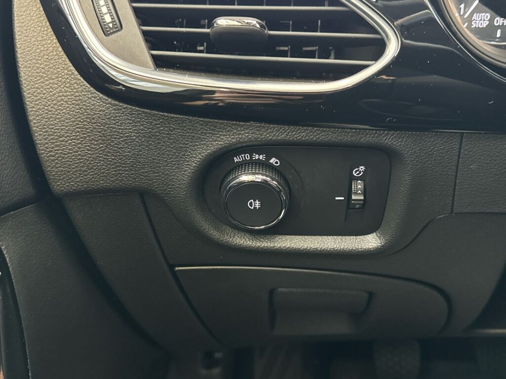 Opel Astra 2020 Sininen