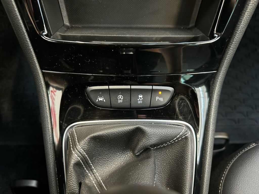 Opel Astra 2020 Sininen