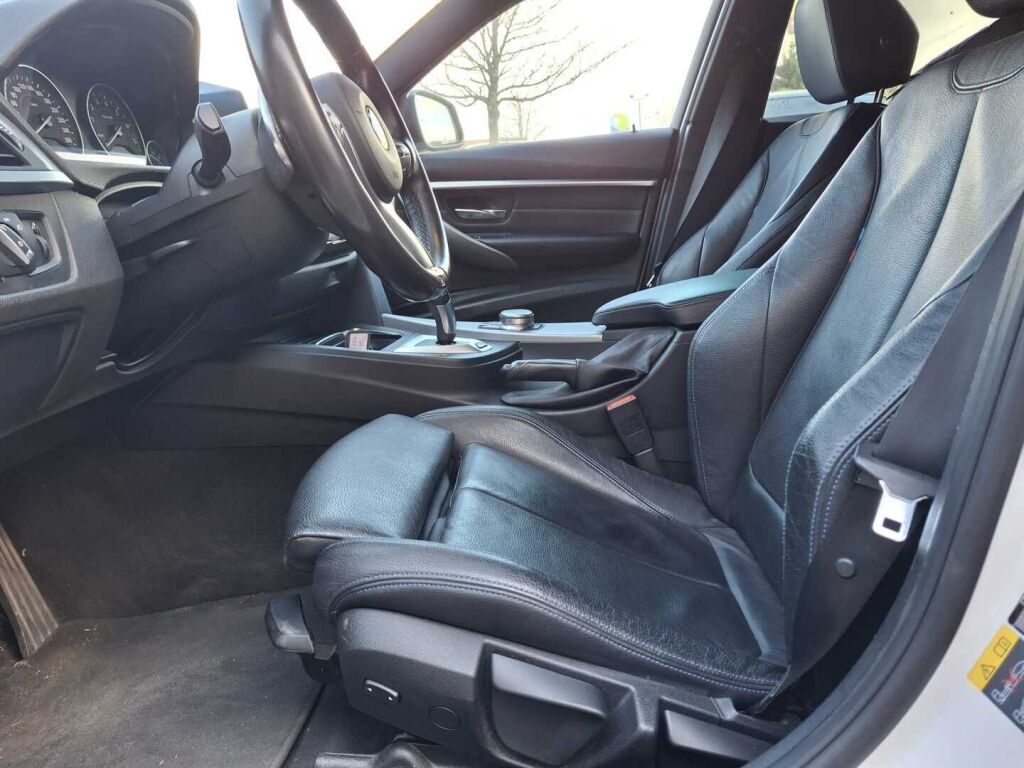 BMW 330 2018 Valkoinen