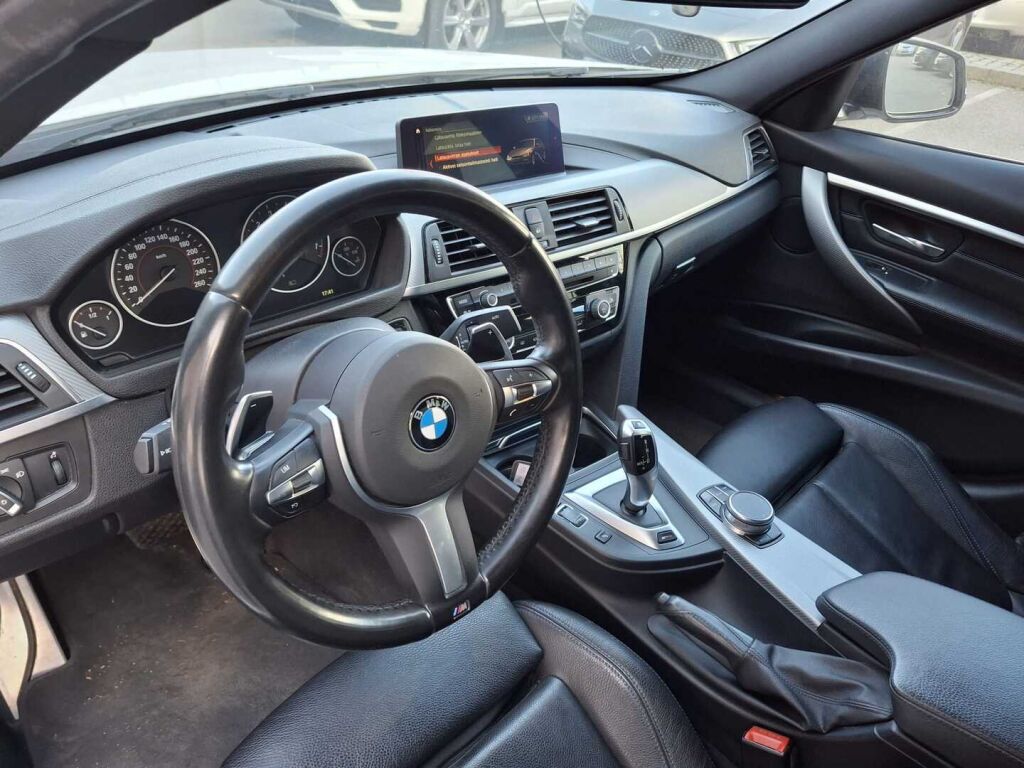 BMW 330 2018 Valkoinen