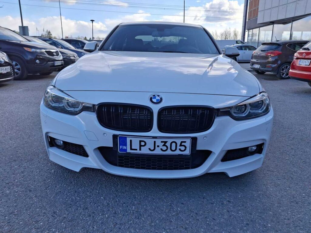 BMW 330 2018 Valkoinen