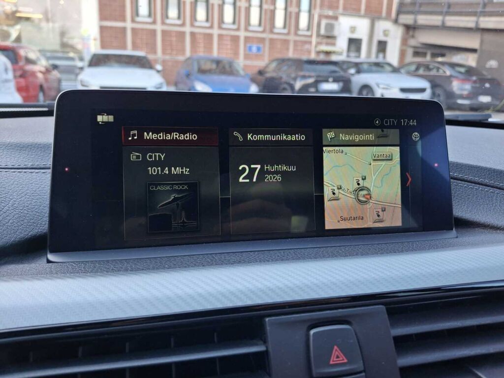 BMW 330 2018 Valkoinen