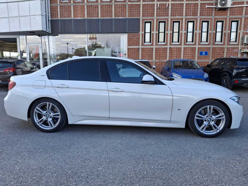BMW 330 2018 Valkoinen