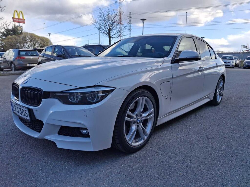 BMW 330 2018 Valkoinen