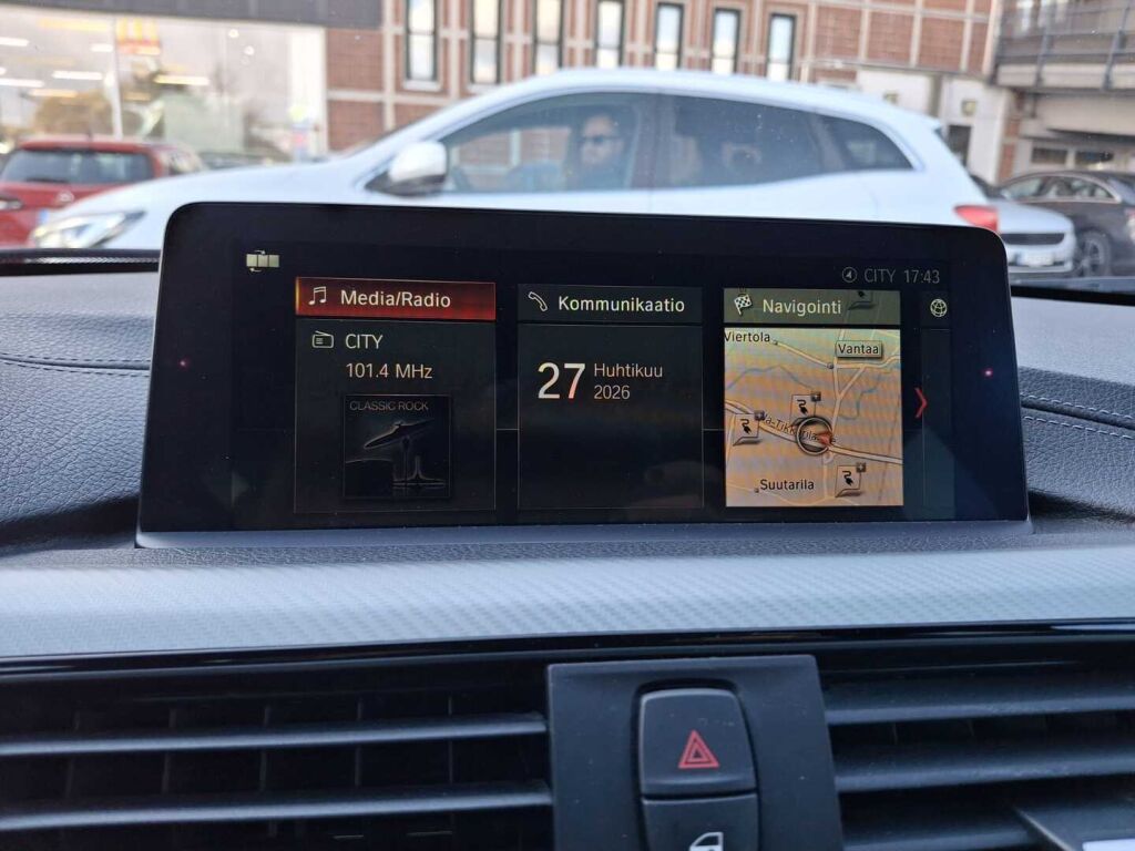 BMW 330 2018 Valkoinen