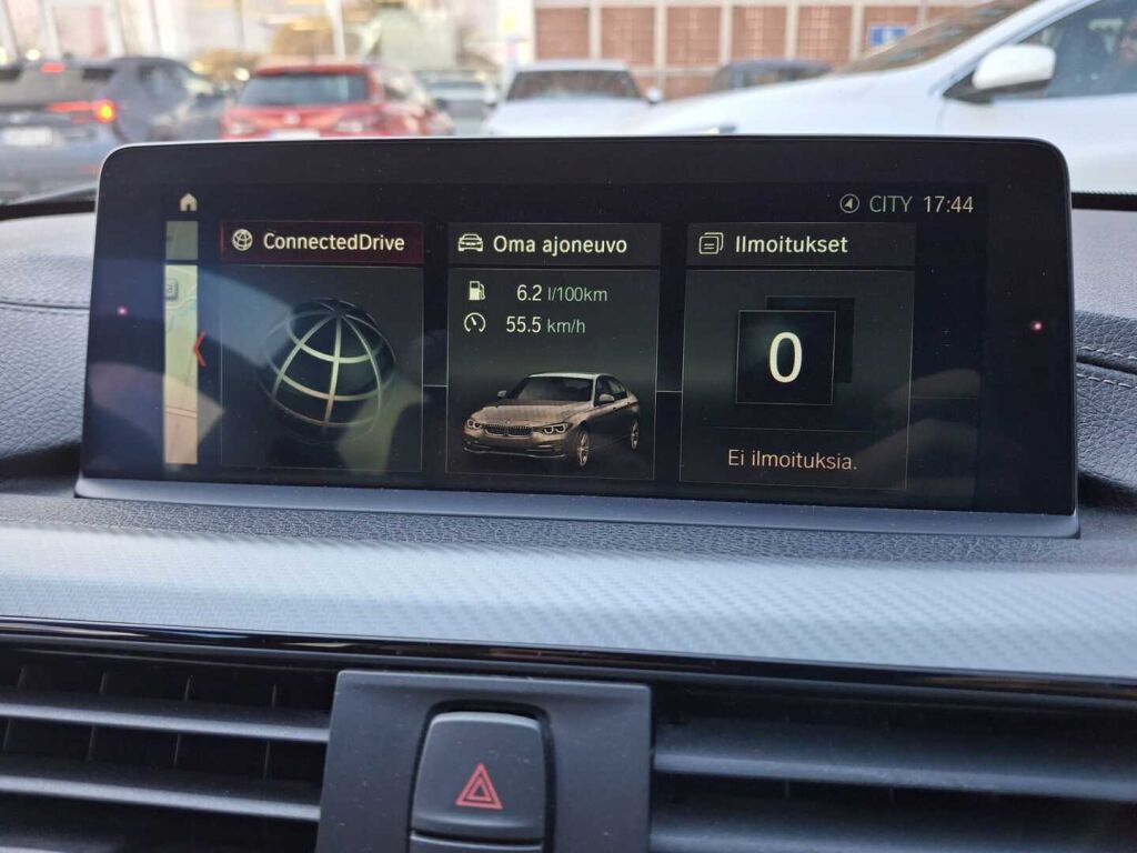 BMW 330 2018 Valkoinen