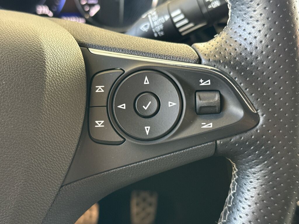 Opel Astra 2021 Hopea