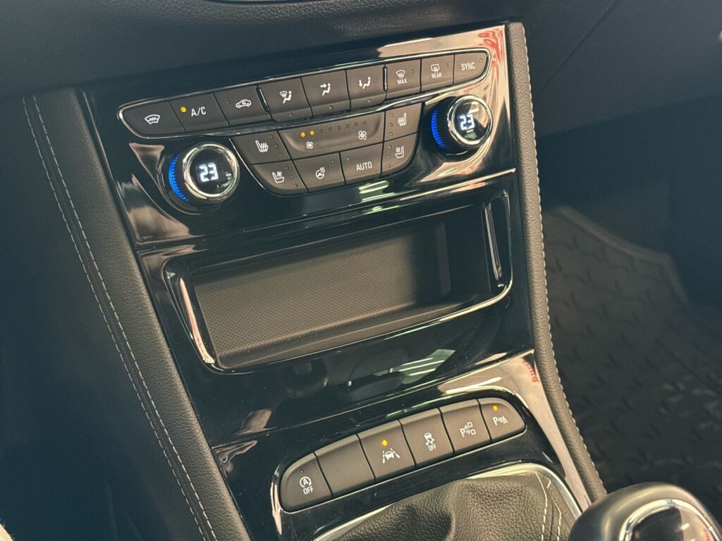 Opel Astra 2021 Hopea