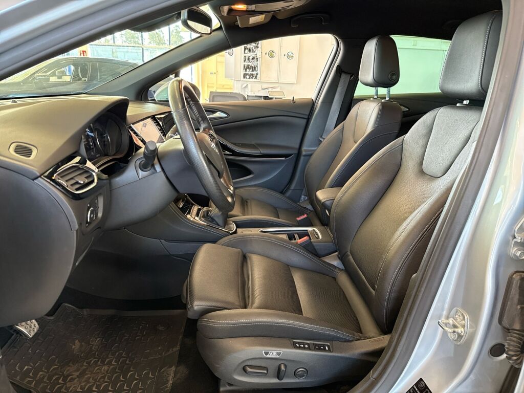 Opel Astra 2021 Hopea