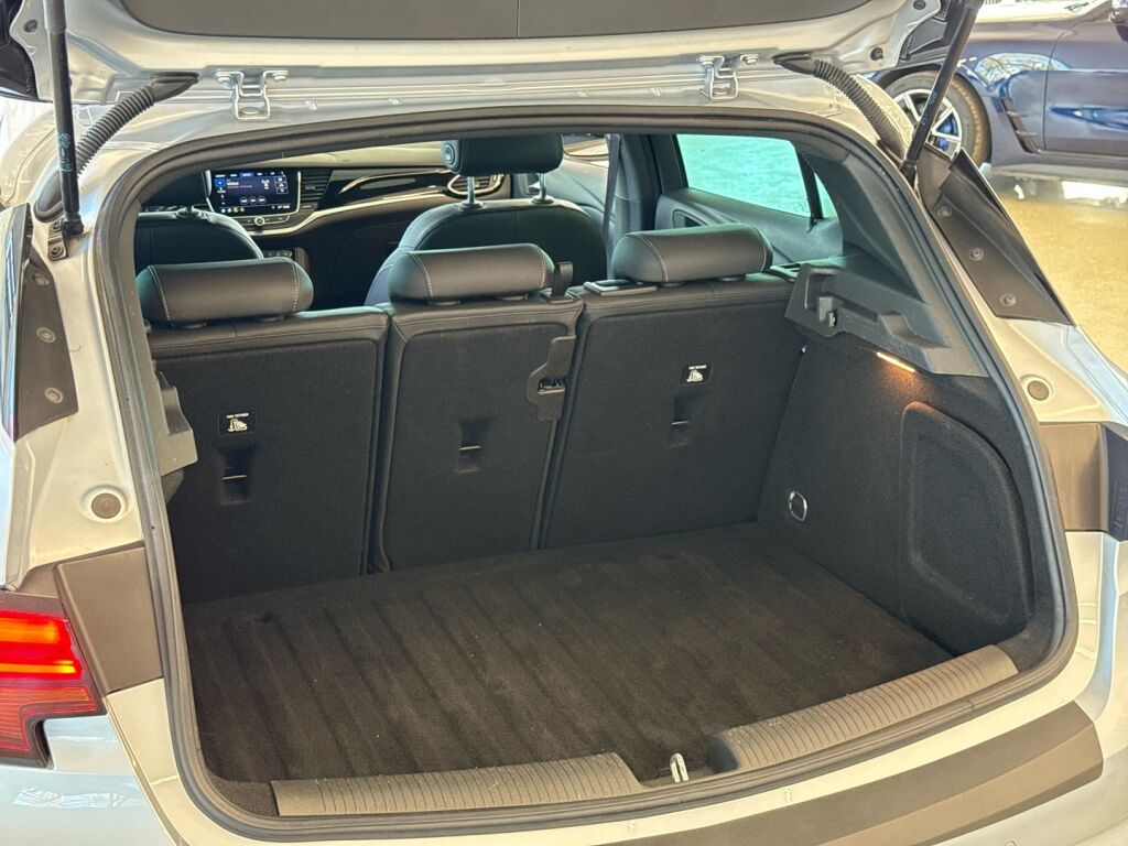 Opel Astra 2021 Hopea