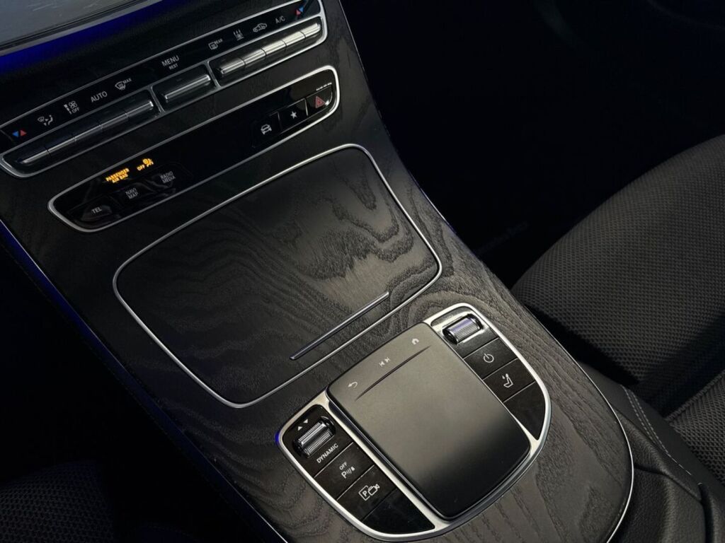 Mercedes-Benz E 2021 Valkoinen