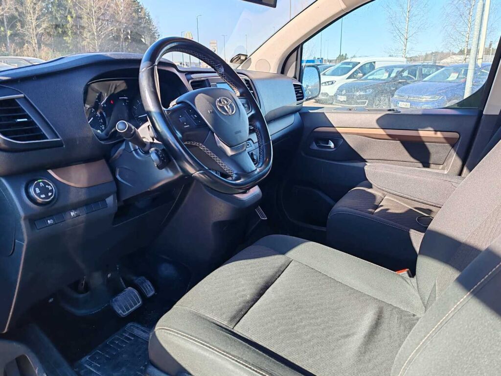 Toyota Proace Verso 2020 Musta