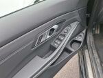 BMW 330 2021 Musta