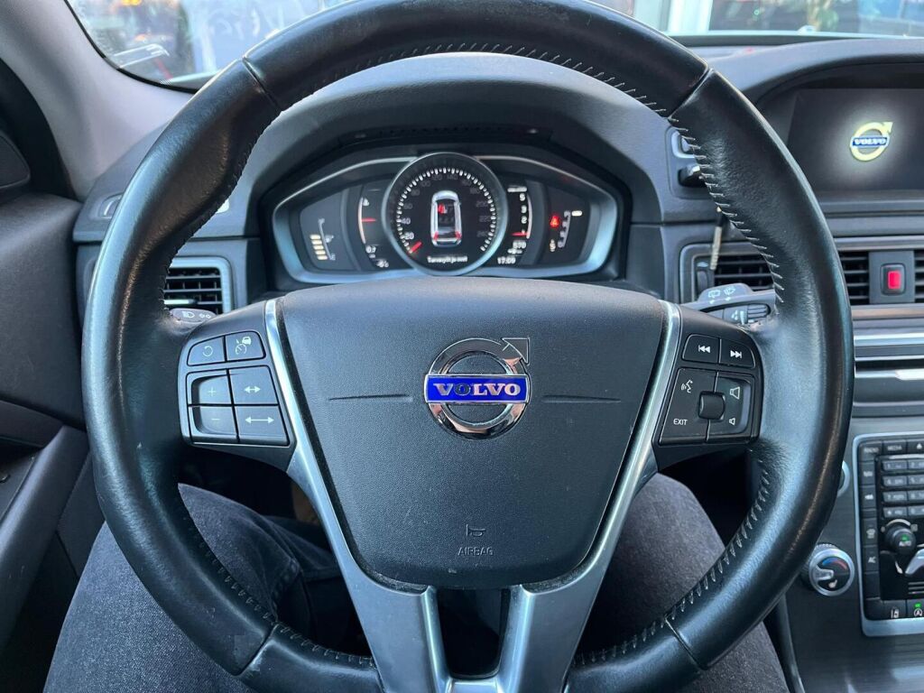 Volvo XC70 2016 Valkoinen