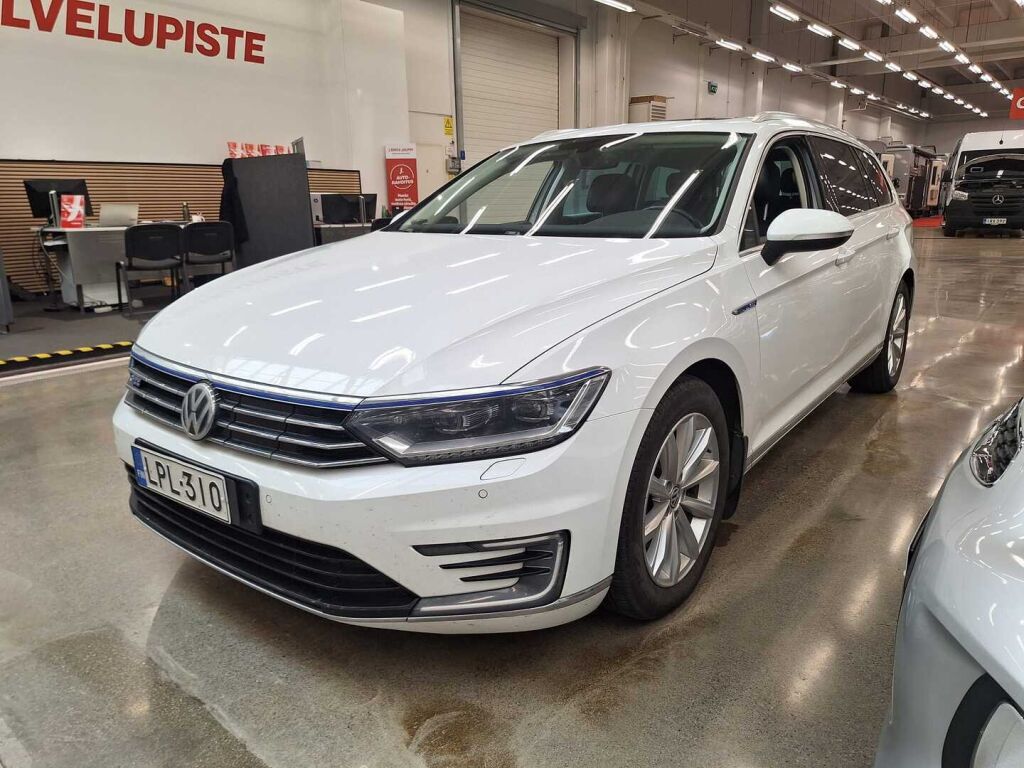Volkswagen Passat 2016 Valkoinen