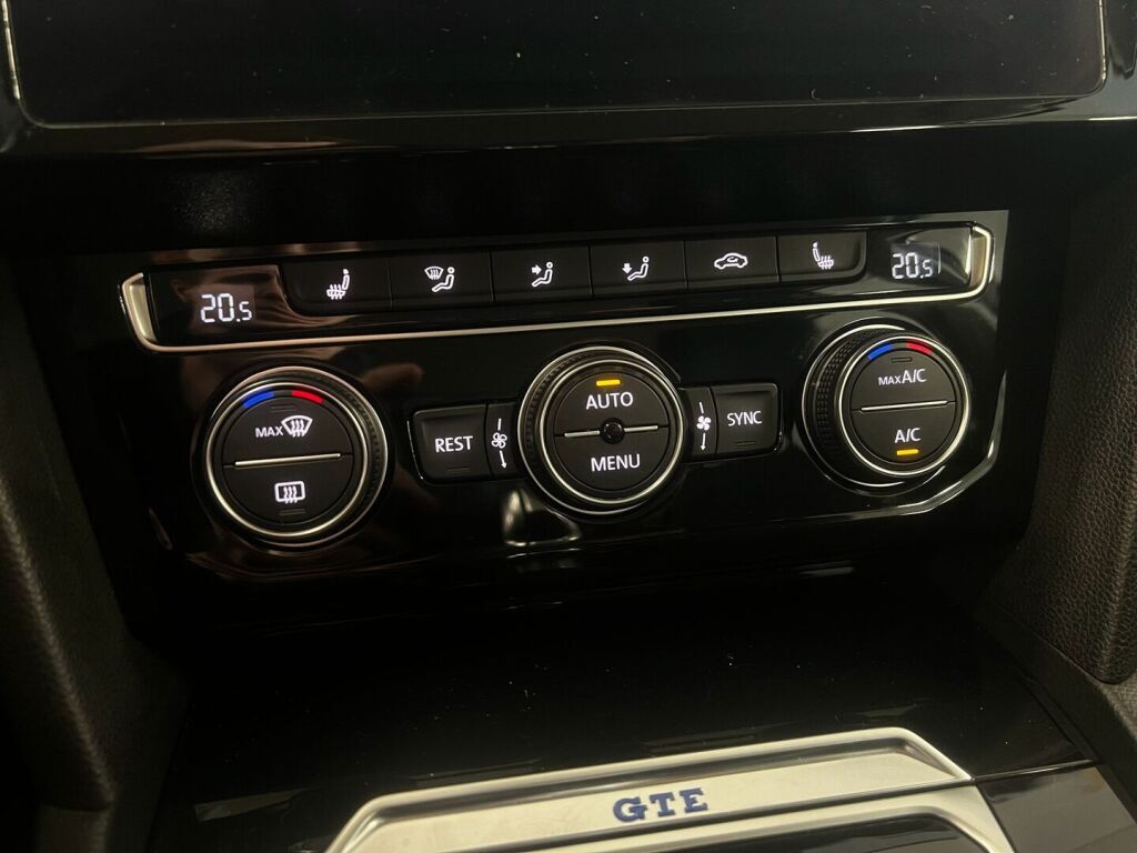 Volkswagen Passat 2018 Valkoinen