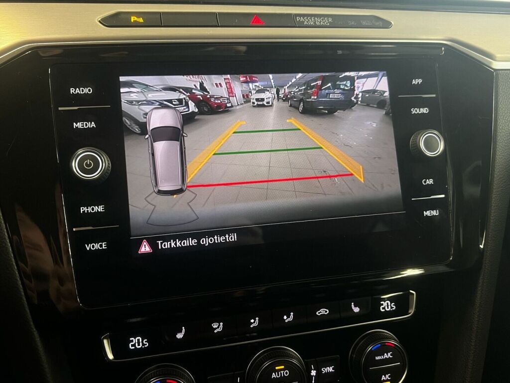 Volkswagen Passat 2018 Valkoinen