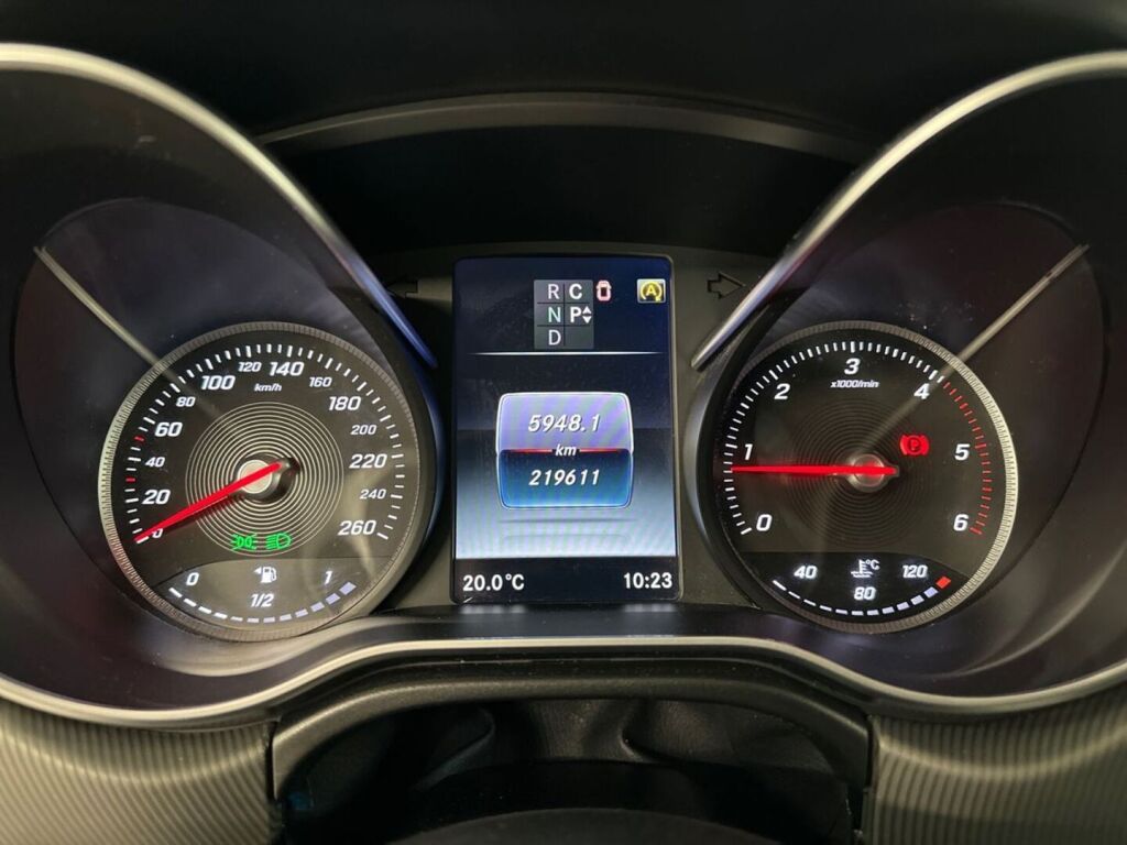 Mercedes-Benz V 2015 Musta