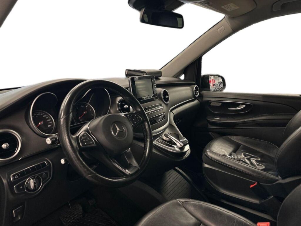 Mercedes-Benz V 2015 Musta