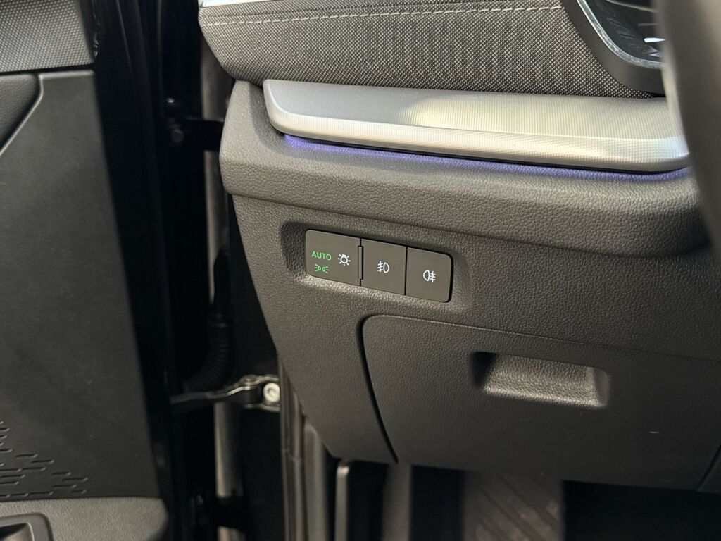 Skoda Octavia 2021 Musta