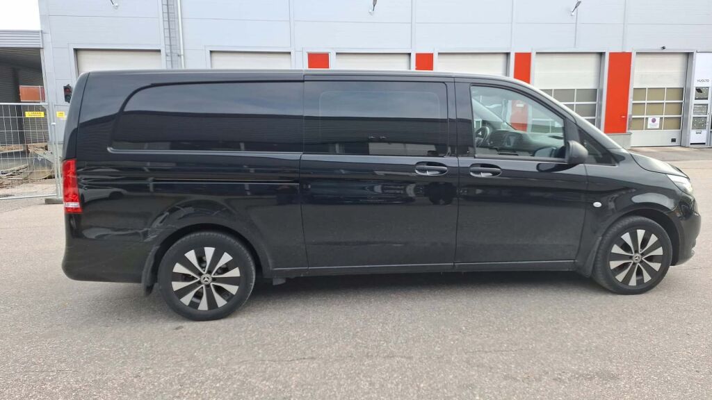 Mercedes-Benz Vito 2021 Musta