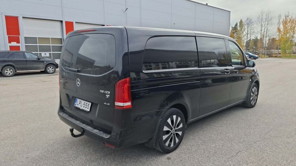 Mercedes-Benz Vito 2021 Musta