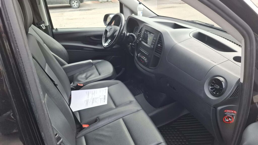 Mercedes-Benz Vito 2021 Musta
