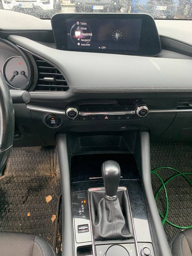 Mazda Mazda3 2021 Punainen