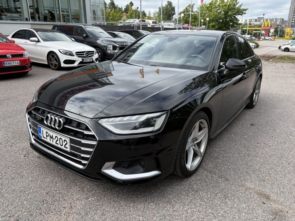 Audi A4 2021 Musta