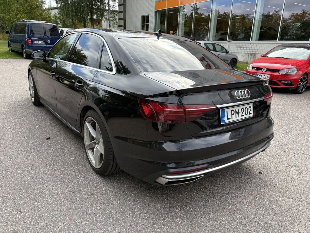 Audi A4 2021 Musta