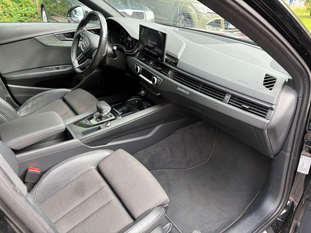 Audi A4 2021 Musta