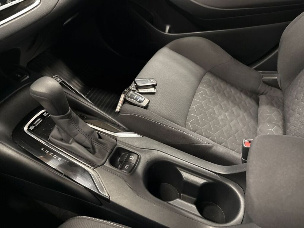 Toyota Corolla 2021 Ruskea (beige)