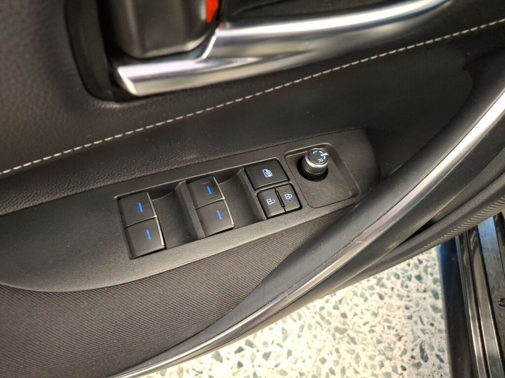 Toyota Corolla 2019 Musta