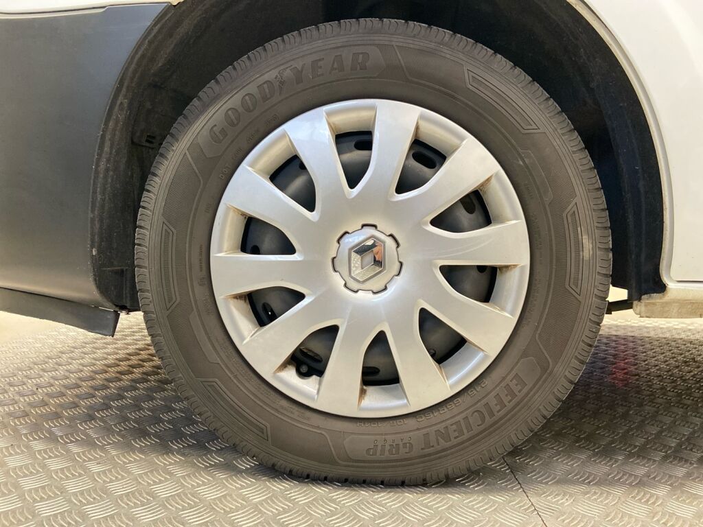 Renault Trafic 2021 Valkoinen