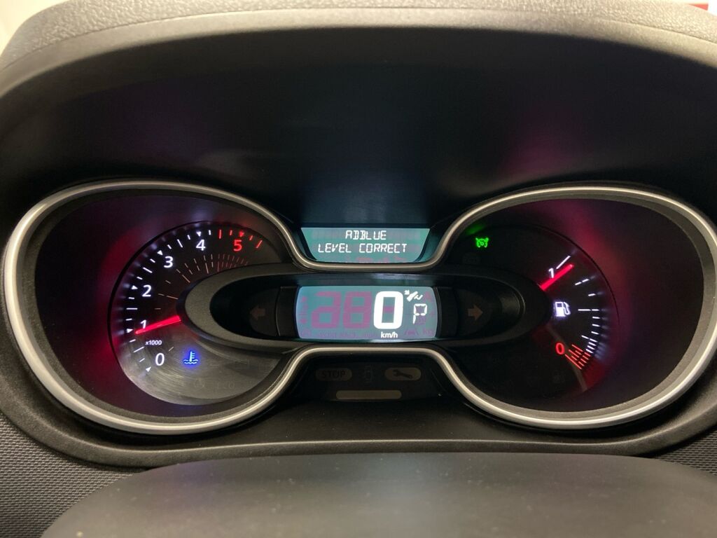 Renault Trafic 2021 Valkoinen