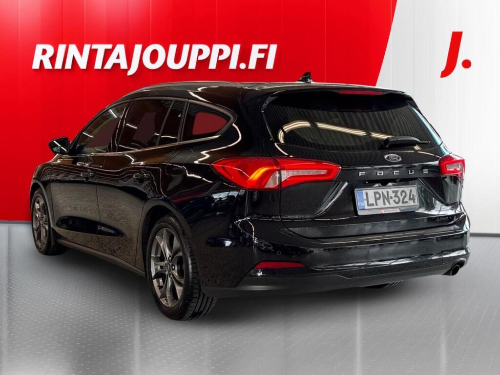 Ford Focus 2021 Musta