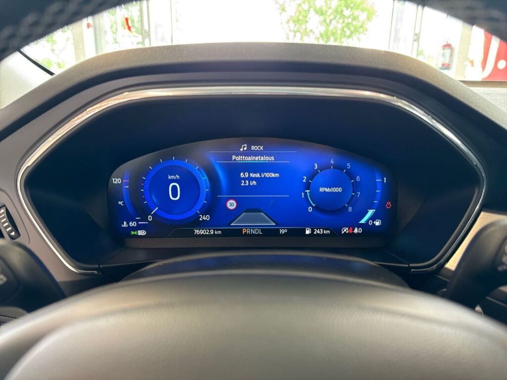 Ford Focus 2021 Musta