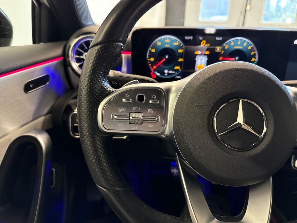 Mercedes-Benz A 2021 Valkoinen