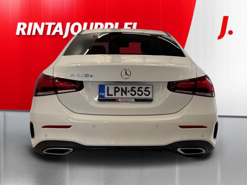 Mercedes-Benz A 2021 Valkoinen