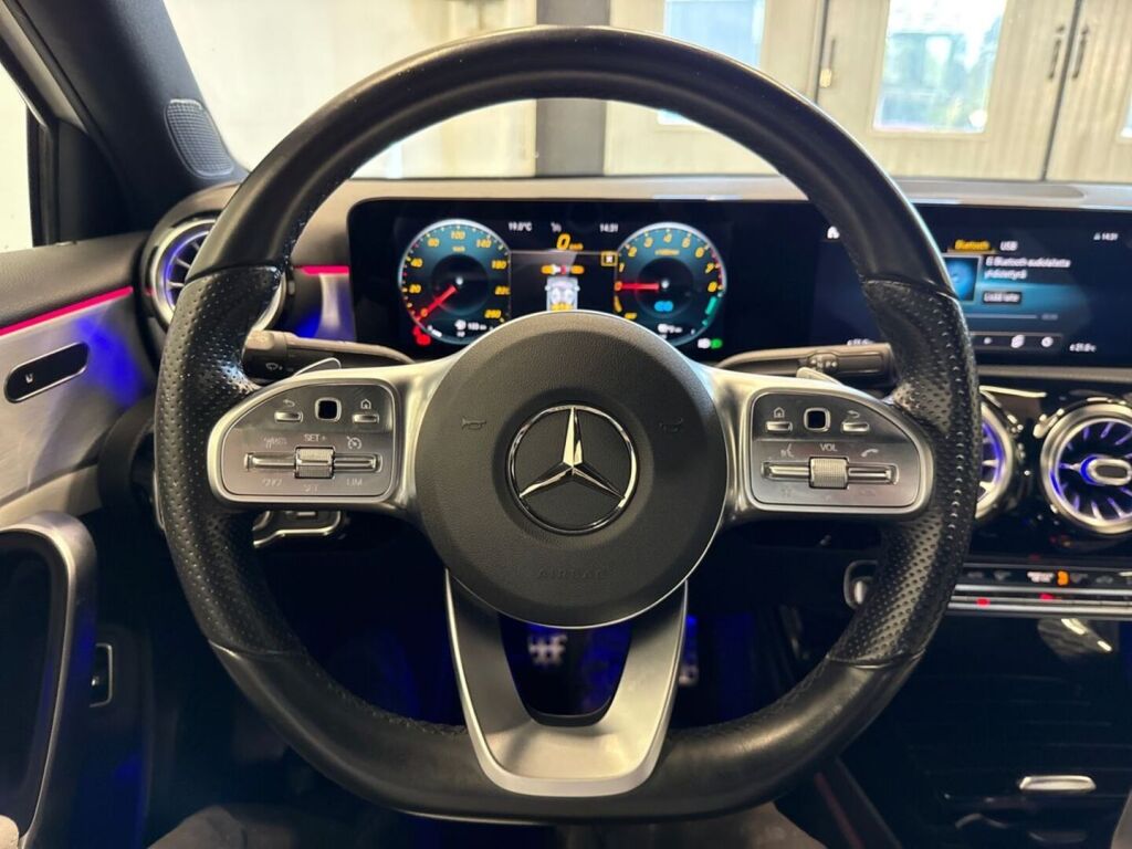 Mercedes-Benz A 2021 Valkoinen