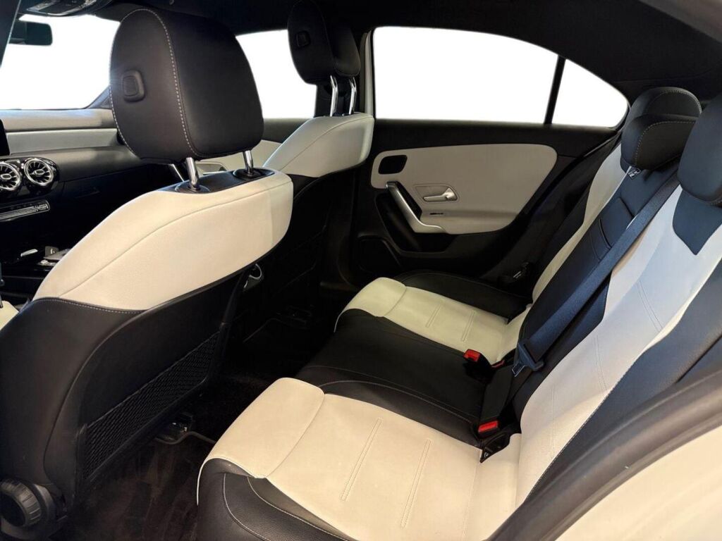 Mercedes-Benz A 2021 Valkoinen