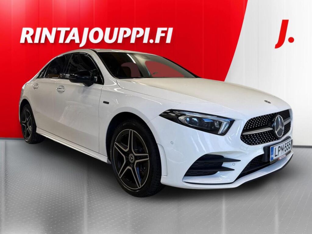 Mercedes-Benz A 2021 Valkoinen
