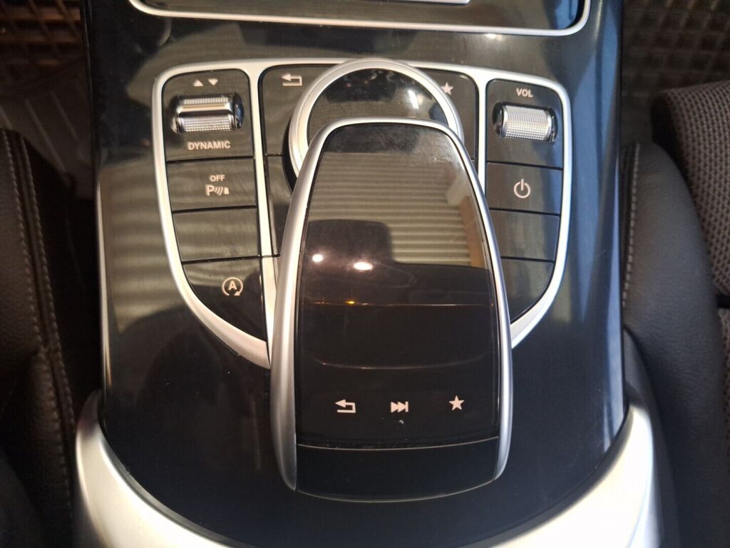 Mercedes-Benz C 2017 Musta